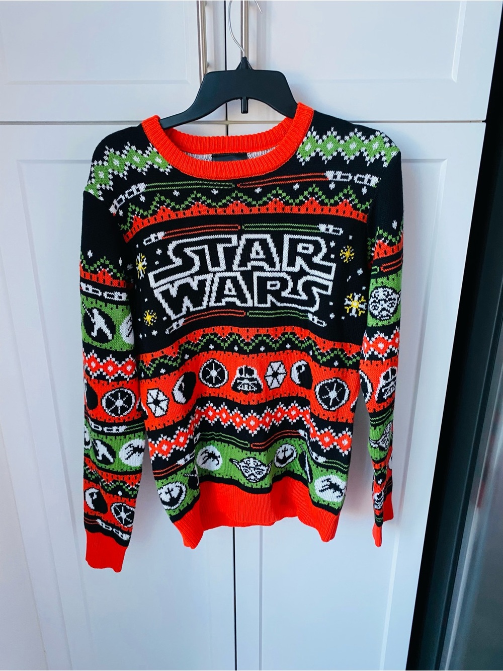 Star Wars men’s Christmas sweater medium